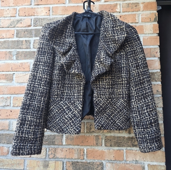 Women's Tweed Jacket - Picture 2 of 9